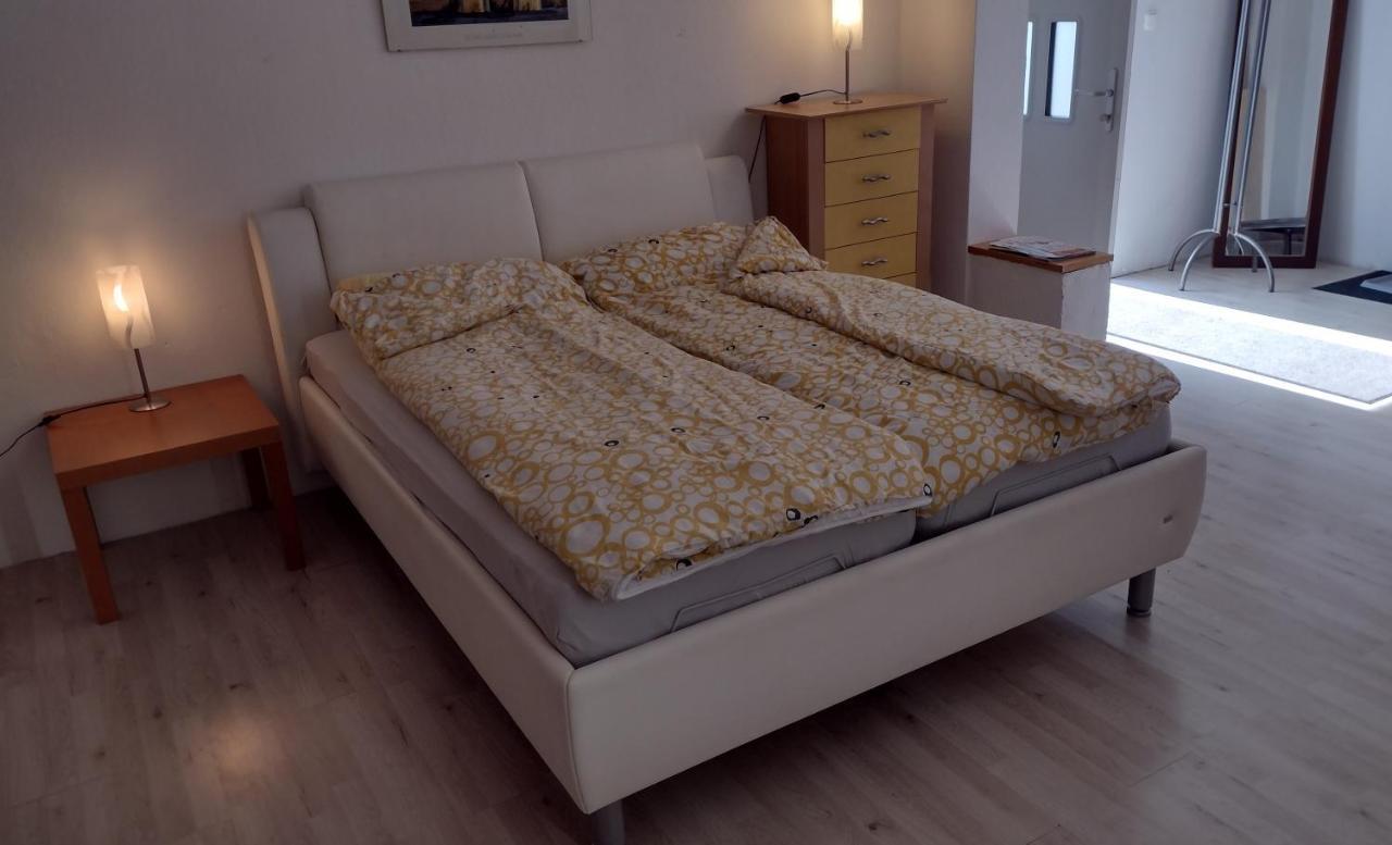 Kleines Gemuetliches Apartment In Zentraler Lage Prien am Chiemsee Kültér fotó